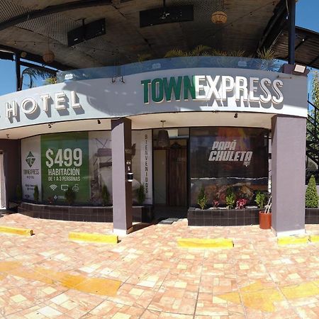 Hotel Town Express Дуранго Екстериор снимка