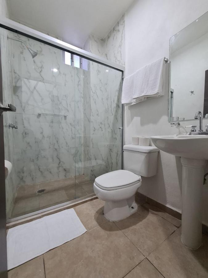 Hotel Town Express Дуранго Екстериор снимка