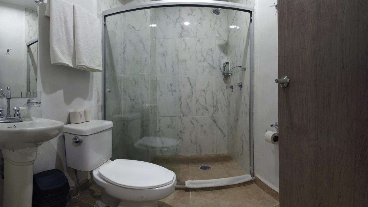 Hotel Town Express Дуранго Екстериор снимка