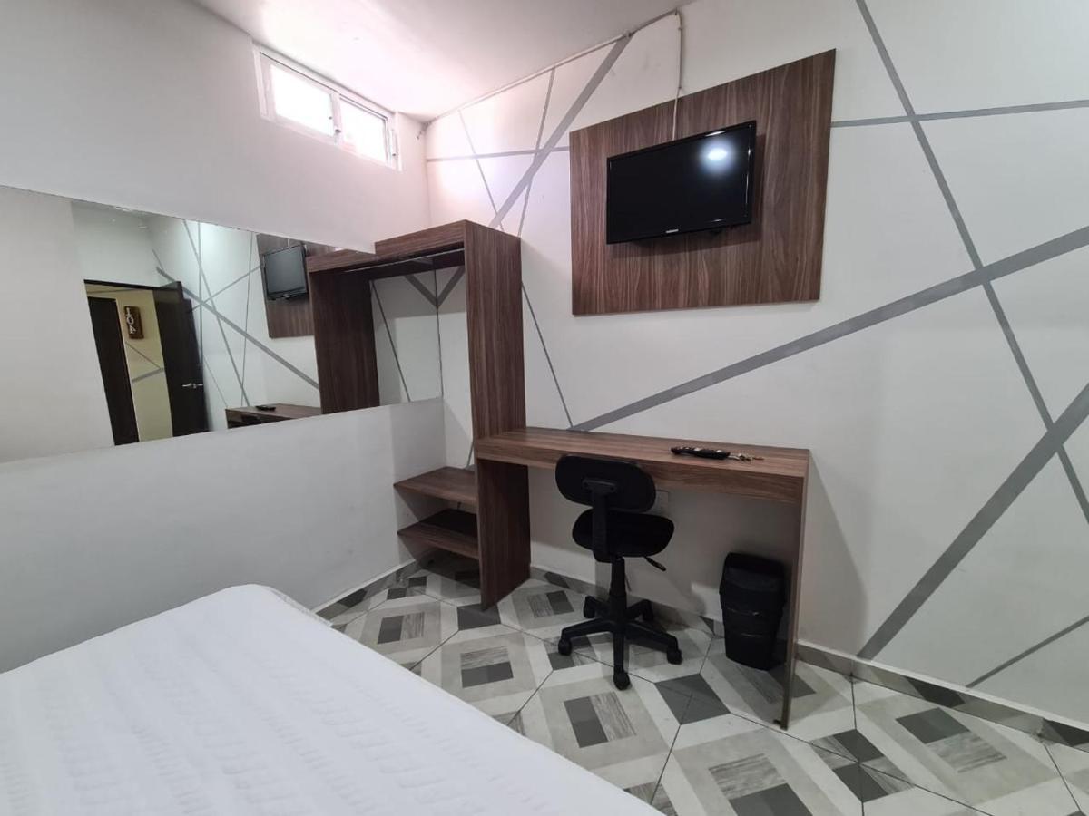 Hotel Town Express Дуранго Екстериор снимка