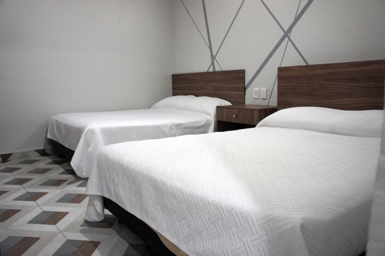 Hotel Town Express Дуранго Екстериор снимка